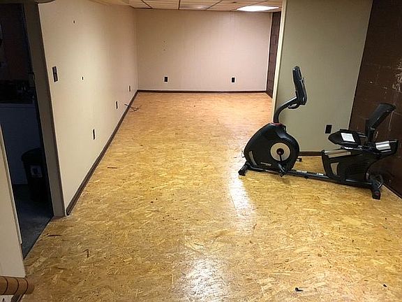2nd image of 600 Vine St