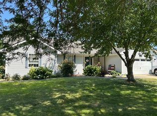 506 Laurel Dr, Saint Joseph, IL 61873