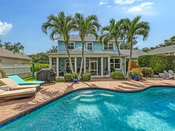 1105 92nd St NW, Bradenton, FL 34209