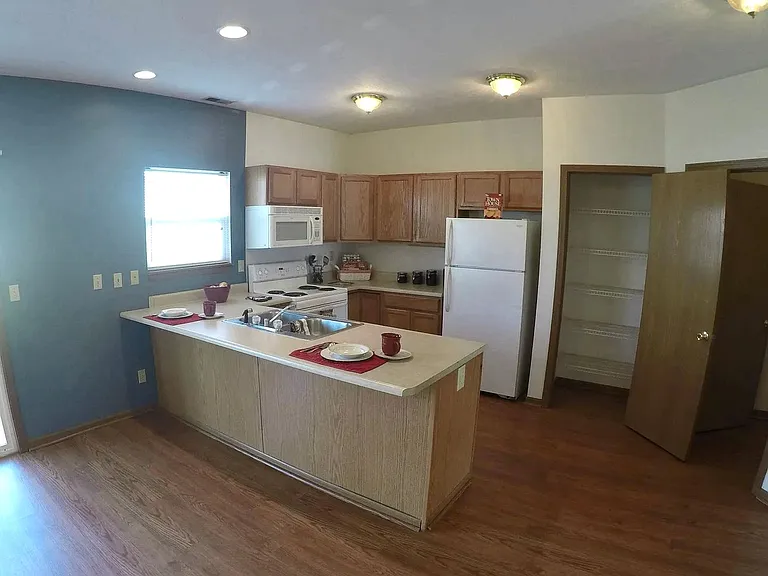 3974 Amelia Ave — Photo 2