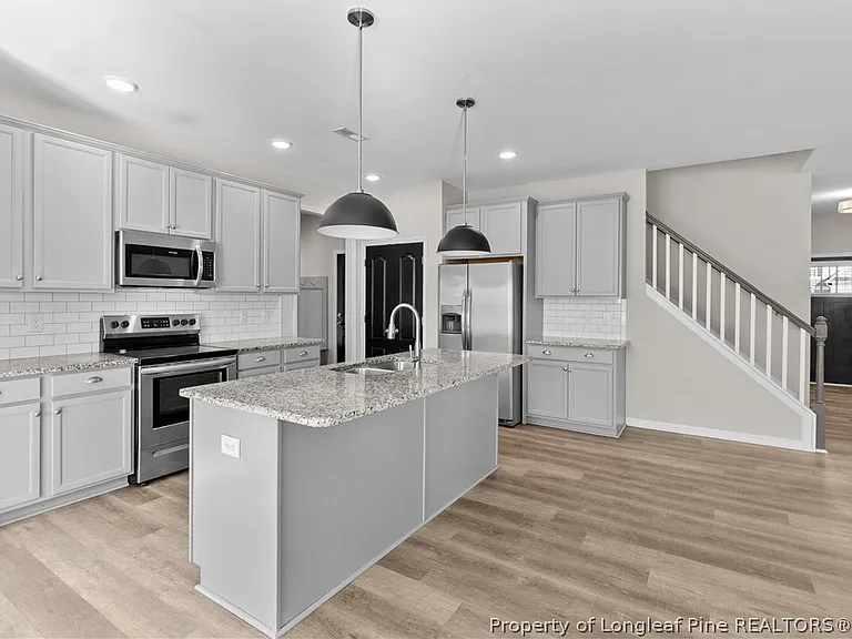 120 Chatfield Dr — Photo 17