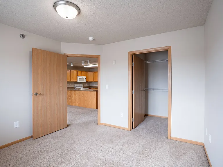 Fargo, ND East Bridge Apartments | 11B | Bedroom