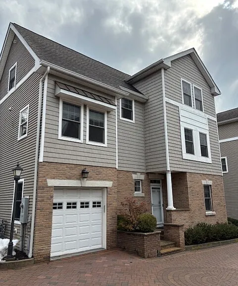 88 Maple Tree Ave #E — Photo 1