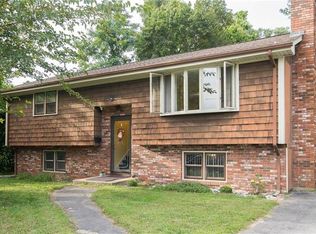 65 Crescent View Ave, Riverside, RI 02915