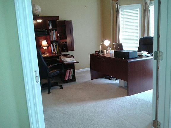 Office/bedroom main floor