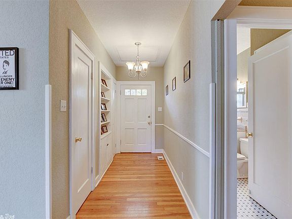 2nd image of 214 Oakwood Ave