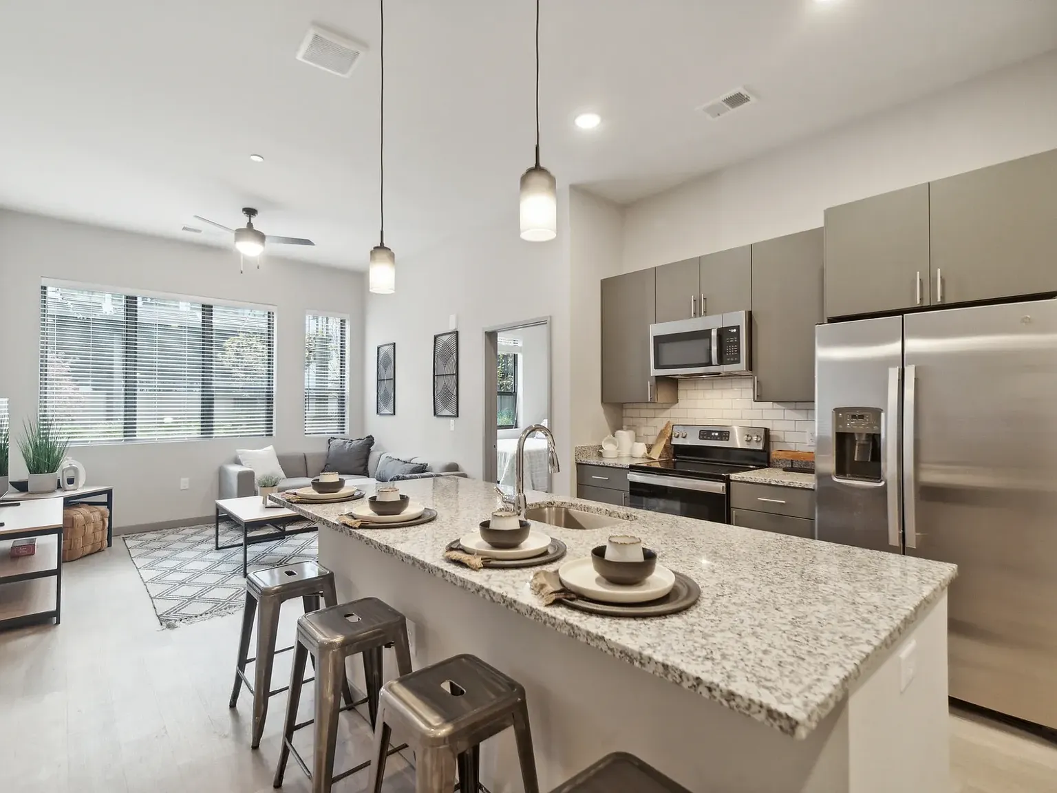 4 bed, 1456 sqft, $1,149 — Photo 4