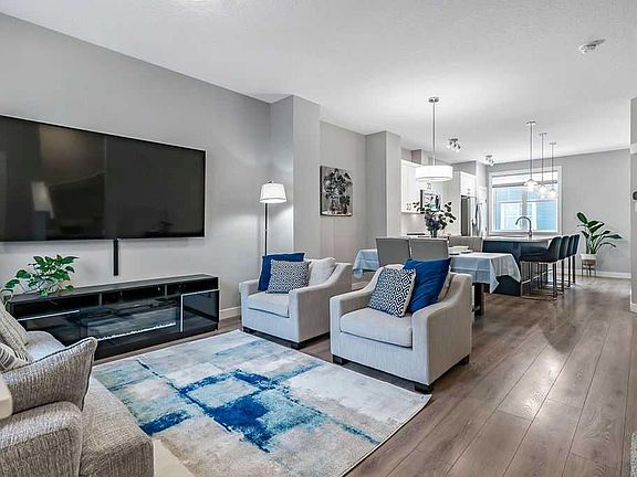 5th image of 305 SW Cranbrook Walk SE