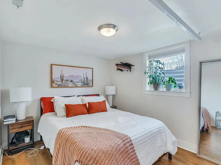 430 N 800 E — Photo 13