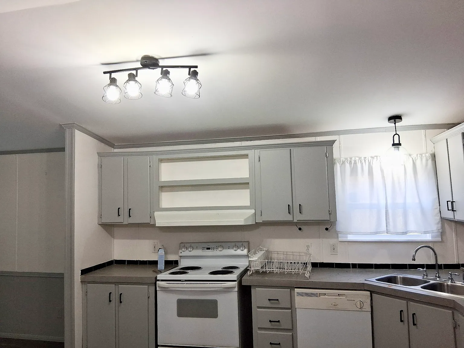 3 bed, 1280 sqft, $1,500 — Photo 2
