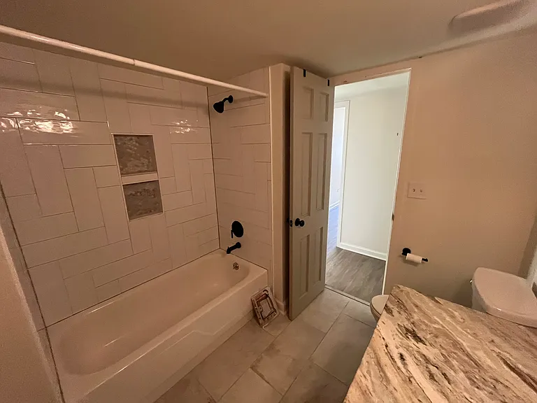 14 Lockwood Dr #7H — Photo 34