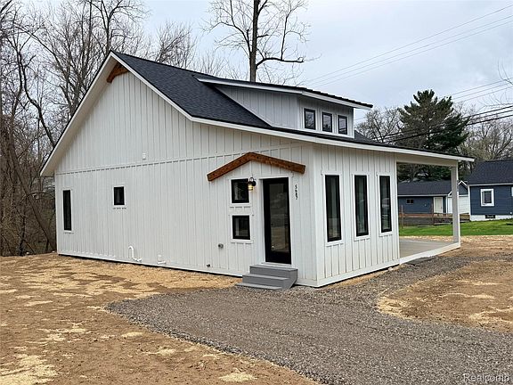 2nd image of 5687 Carroll Lake Rd
