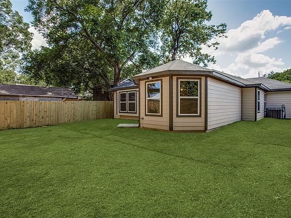 4th image of 334 Avenue G