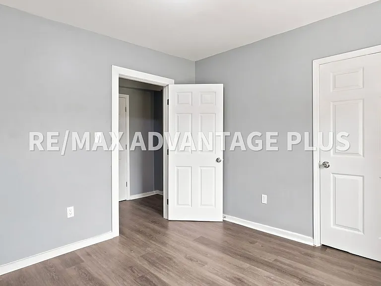 327 Thomas Jefferson Hwy — Photo 38