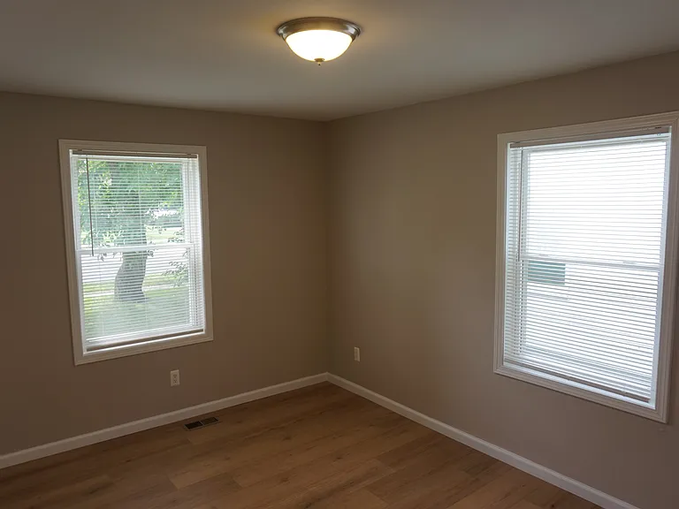 29134 Glenwood St — Photo 6