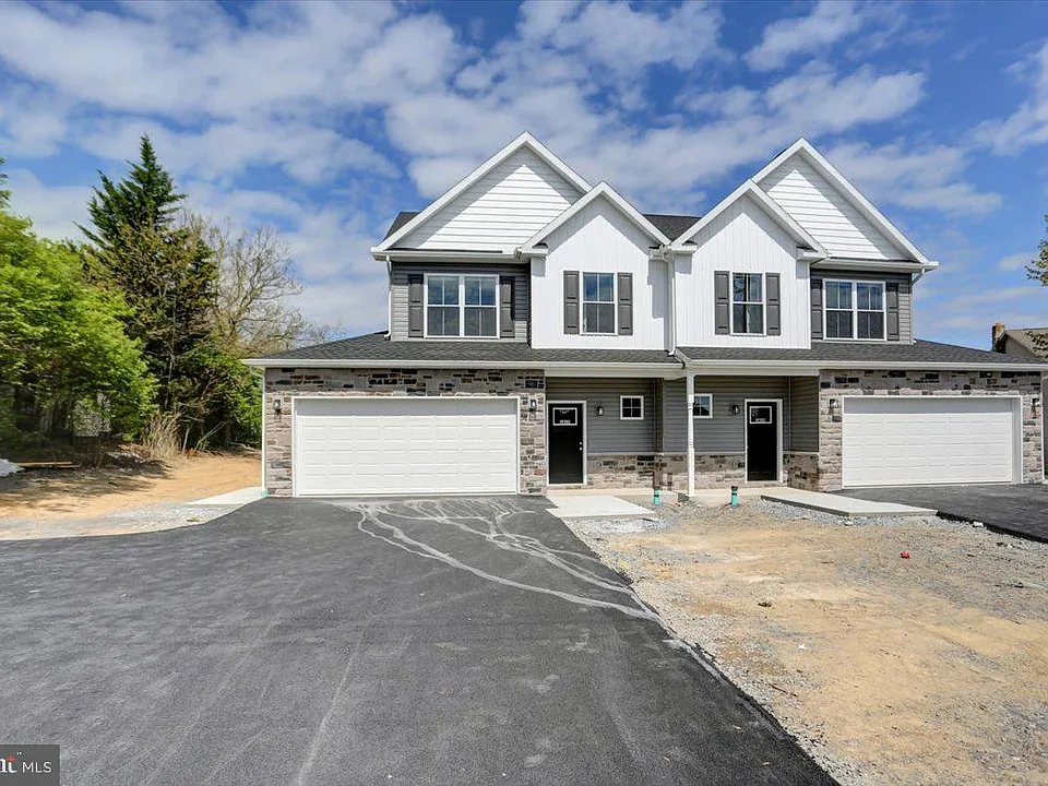1817 Holly Ln
