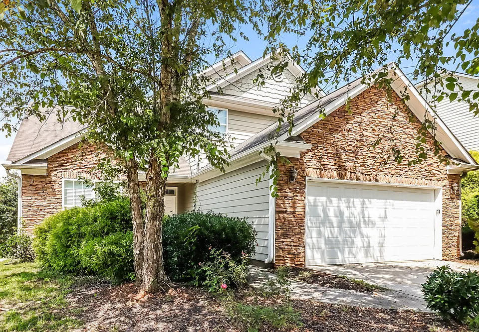 4550 Black Hills Dr NW