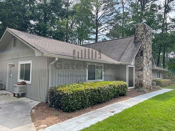 2nd image of 100 Sandown Dr