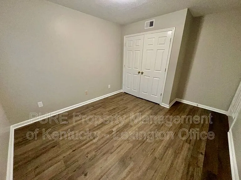 276 Grinder Ct — Photo 12