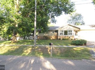 275 S 17th St, Hamilton, IL 62341