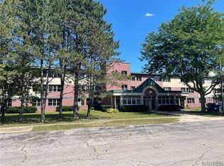 5835 Unicorn Dr, Sanborn, NY 14132
