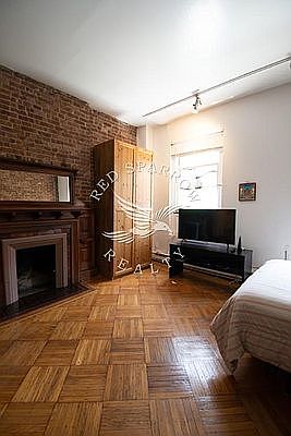 3rd image of 67 W 83rd St #3F