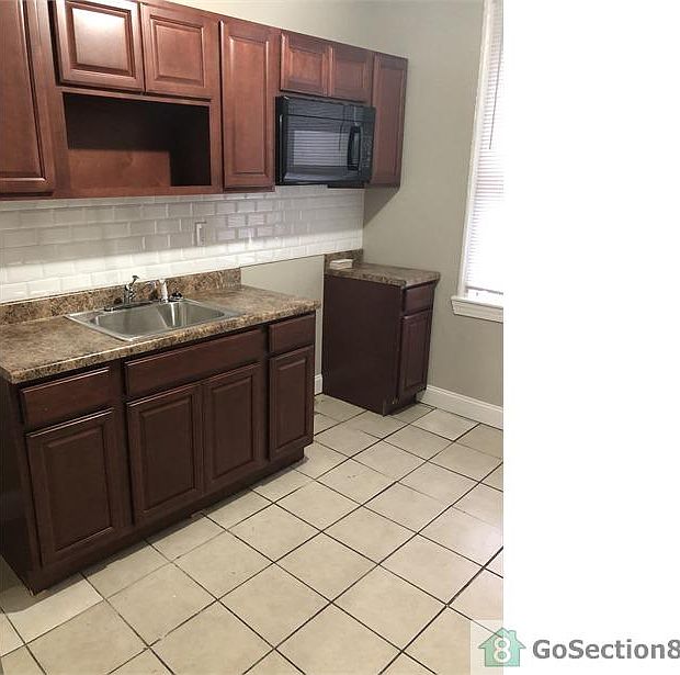 2nd image of 2027 Aikens St