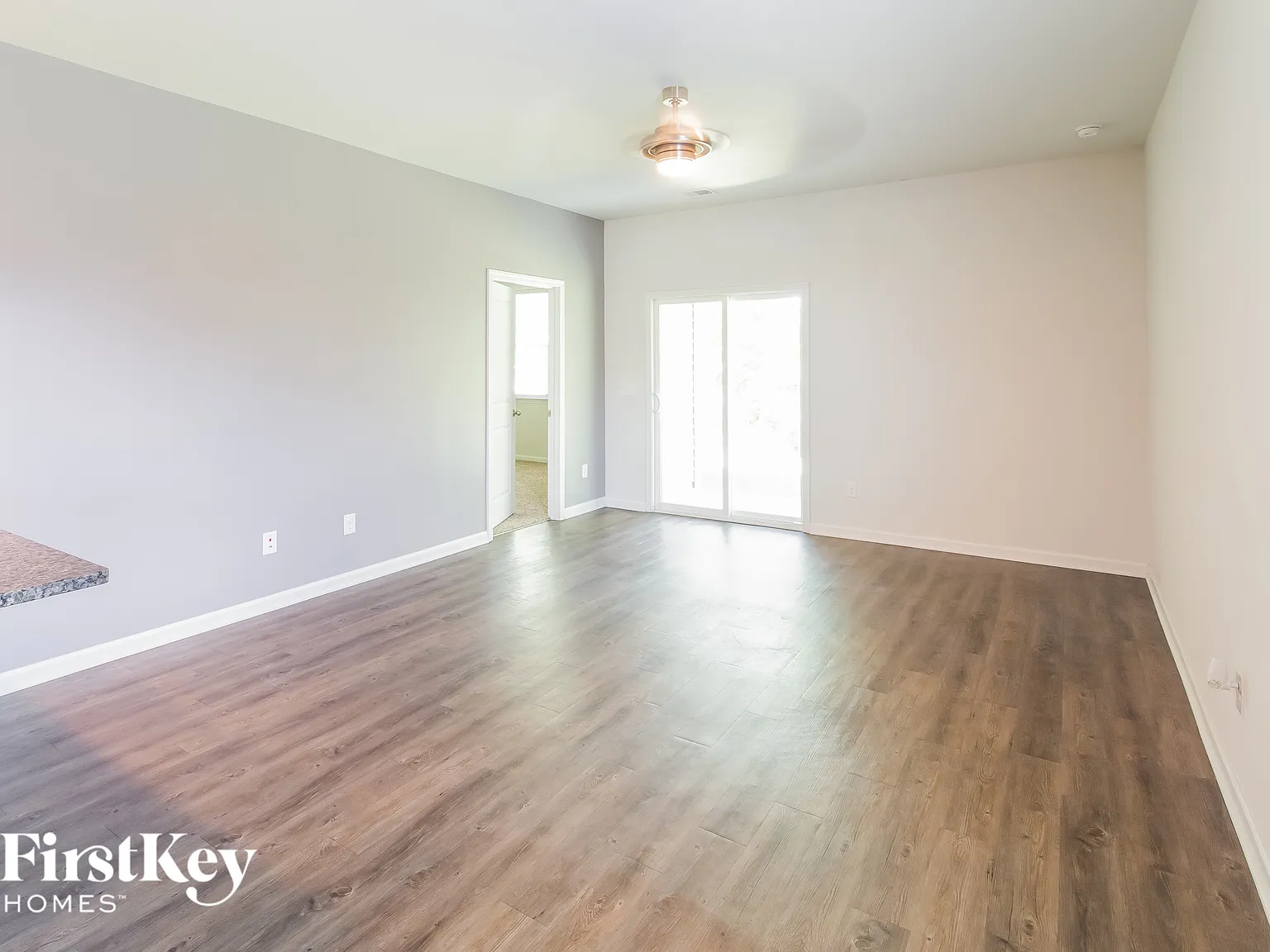 3 bed, 2.0 bath, 1459 sqft, $2,555 — Photo 3
