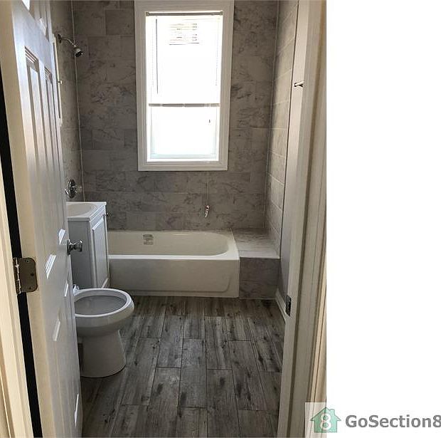 1st image of 4900 W Huron St #1