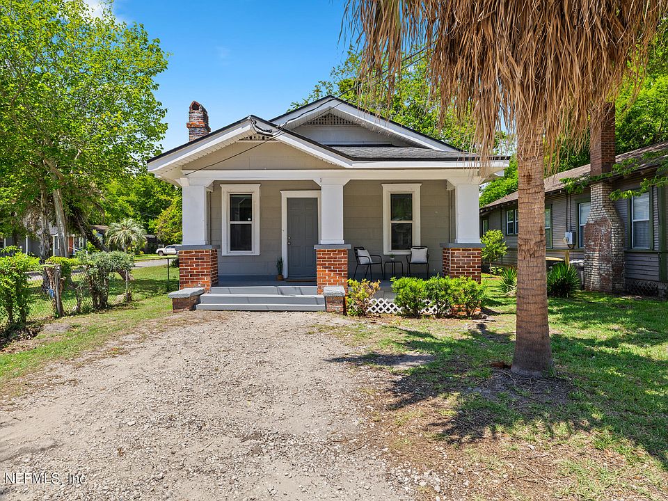 1st image of 698 BRIDAL Avenue