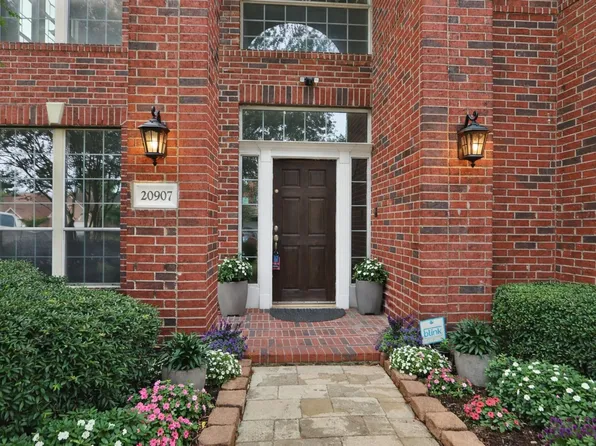 20907 Divellec Ln, Spring, TX 77388