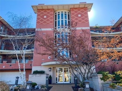 7320 Forsyth Blvd APT 301, Saint Louis, MO, 63105