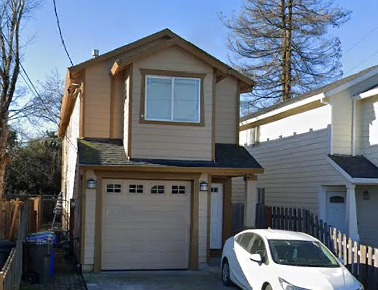 1227 NE 84th Ave — Photo 1