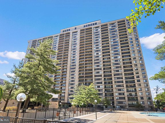 2nd image of 3701 S George Mason Dr Unit 2518N