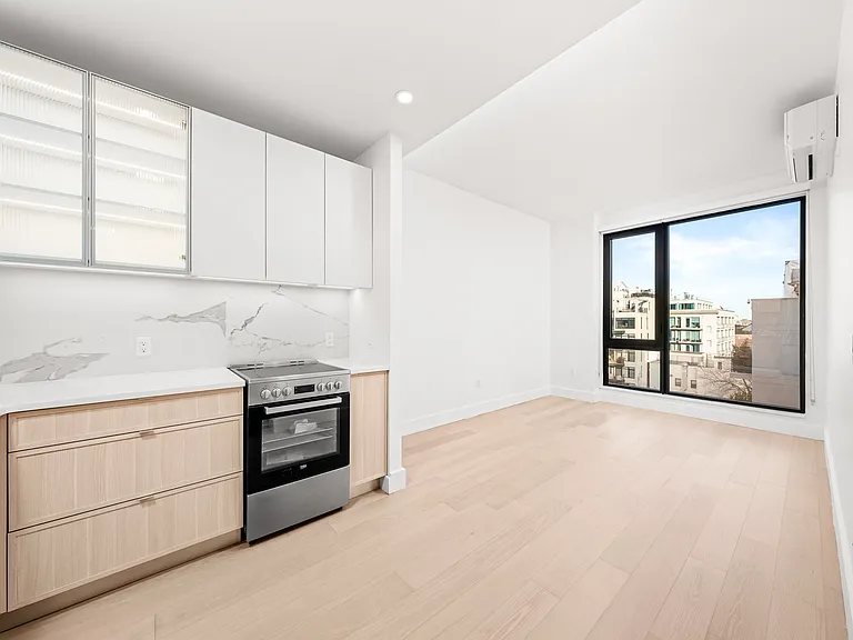 218 Front St #6730 — Photo 3