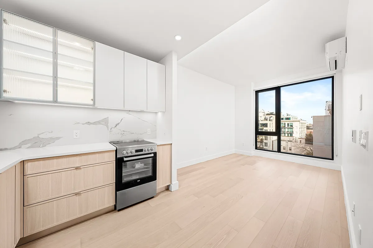 218 Front Street 2636