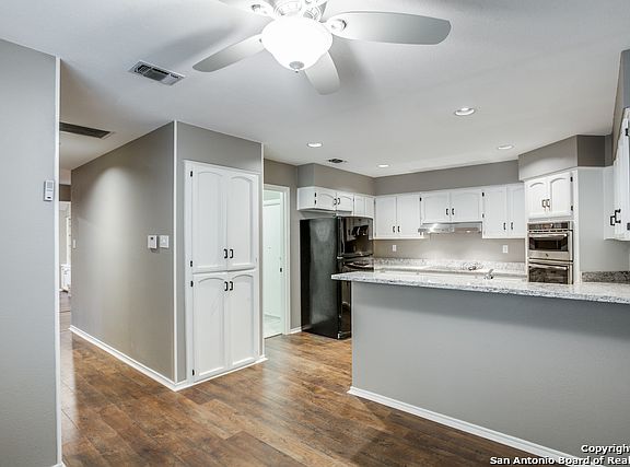 2nd image of 3402 River North Dr