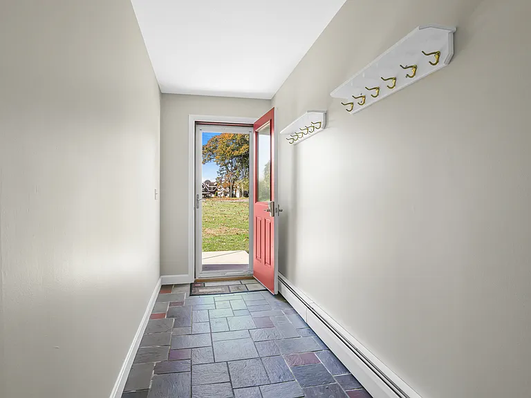 228 Wood Hill Rd — Photo 6