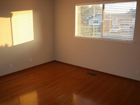 5th image of 1575 Hawes Ct