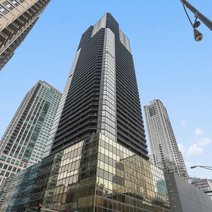 1st image of 10 E Ontario St APT 3103