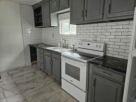 2nd image of 621 Highland St