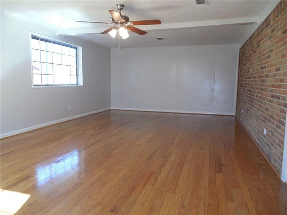3rd image of 3245 Santiago Dr