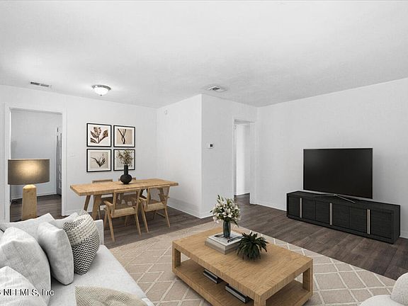 3rd image of 2205 COMMONWEALTH Avenue