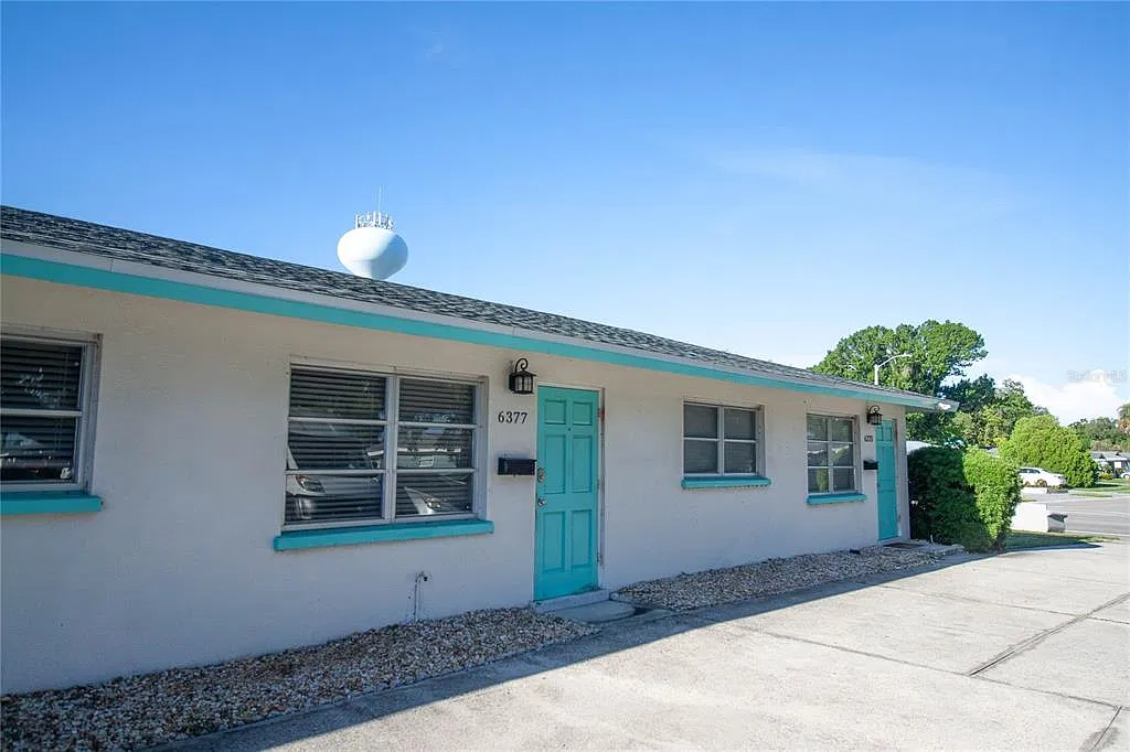 2 bed, 1.0 bath, 744 sqft, $1,450 — Photo 1