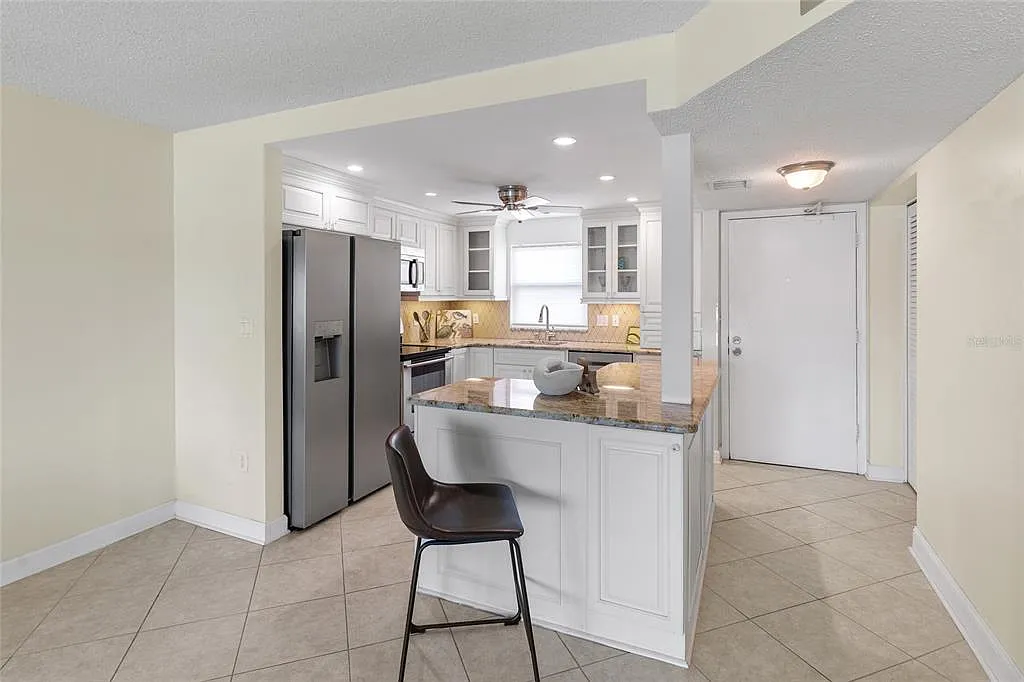 2 bed, 2.0 bath, 1050 sqft, $2,295 — Photo 4