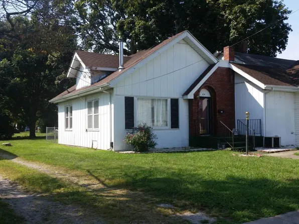 214 W Randolph St, Pinckneyville, IL 62274