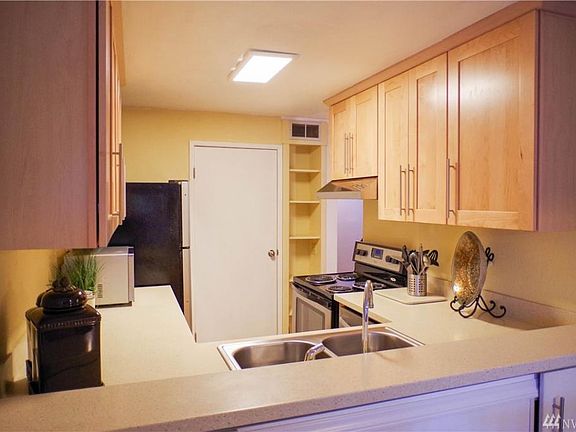 3rd image of 11909 93rd Ln NE APT 301
