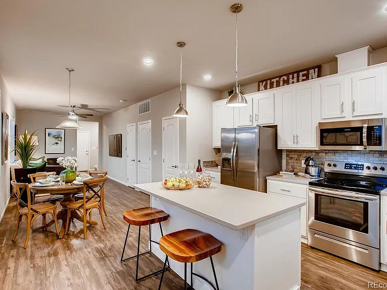 2710 Center Park Way — Photo 3