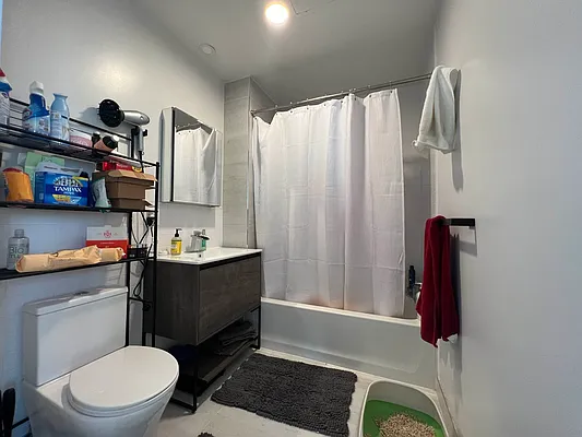 Rented by Rumah Realty Inc | media 11