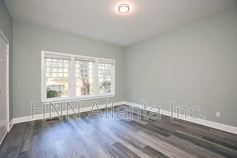 Studio, 1.0 bath, $1,045 — Photo 2